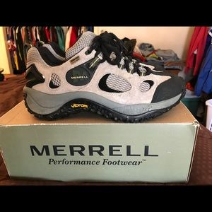 Merrell gortex hiking shoes size 9 1/2